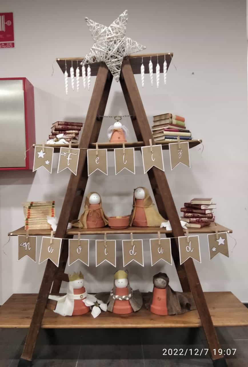 Árbol de Navidad en la Biblioteca